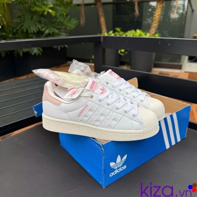 Giày adidas mũi sò màu trắng