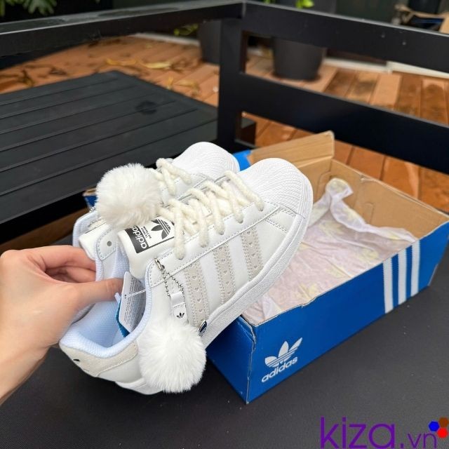 Giày Adidas nữ màu trắng
