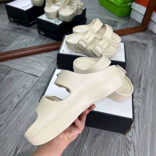 sandal màu trắng nữ