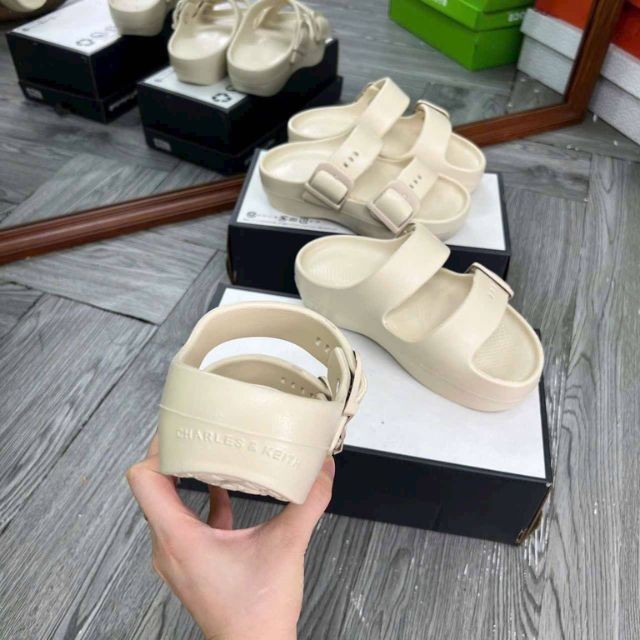 Dép quai ngang CK màu trắng 5cm