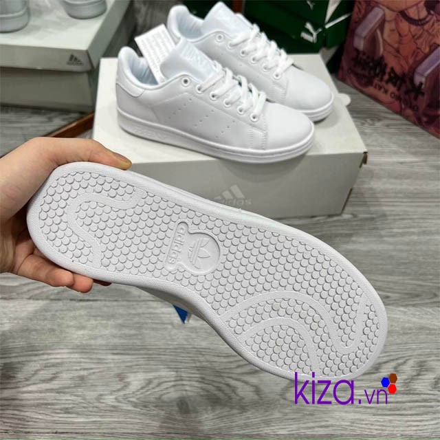 Giày Adidas màu trắng