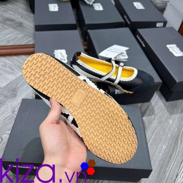 Giày Onitsuka Tiger Mexico màu đen vàng