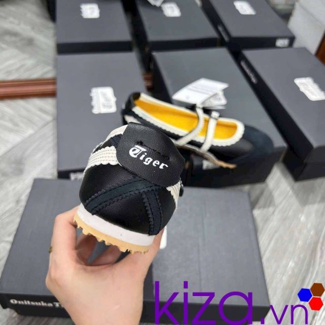 Giày tiger màu đen vàng nữ