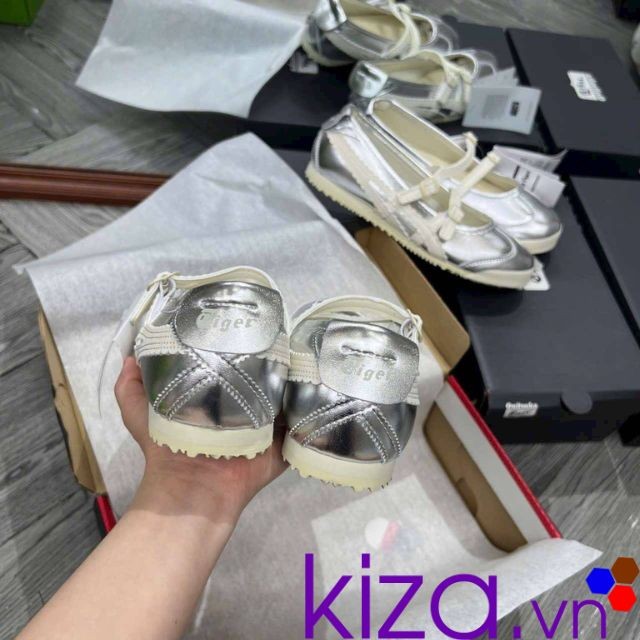 giày nữ màu bạc