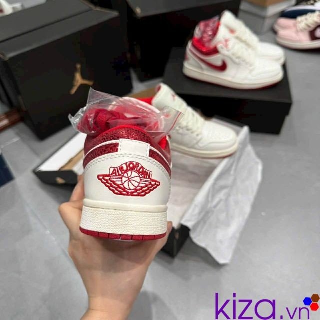 Giày nike jordan màu trắng