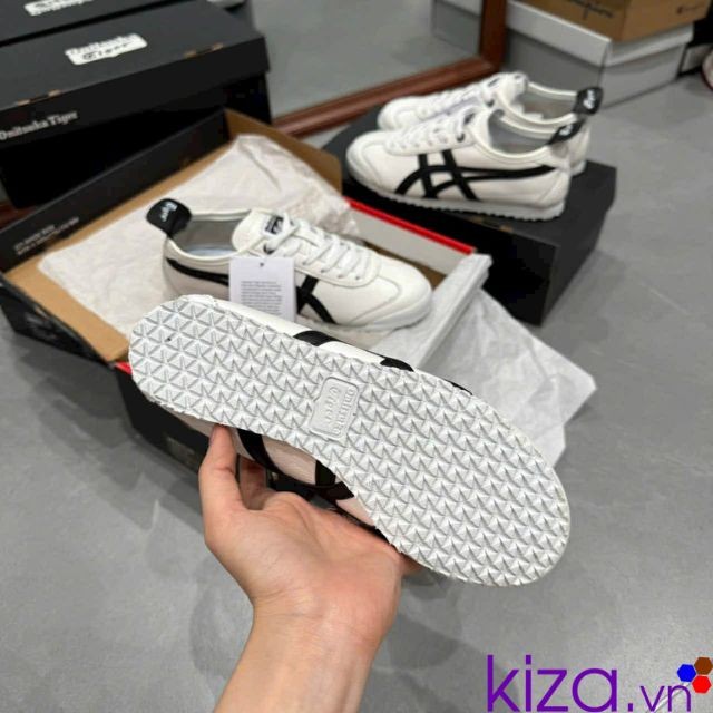 Giày Onitsuka Tiger màu trắng kẻ đen