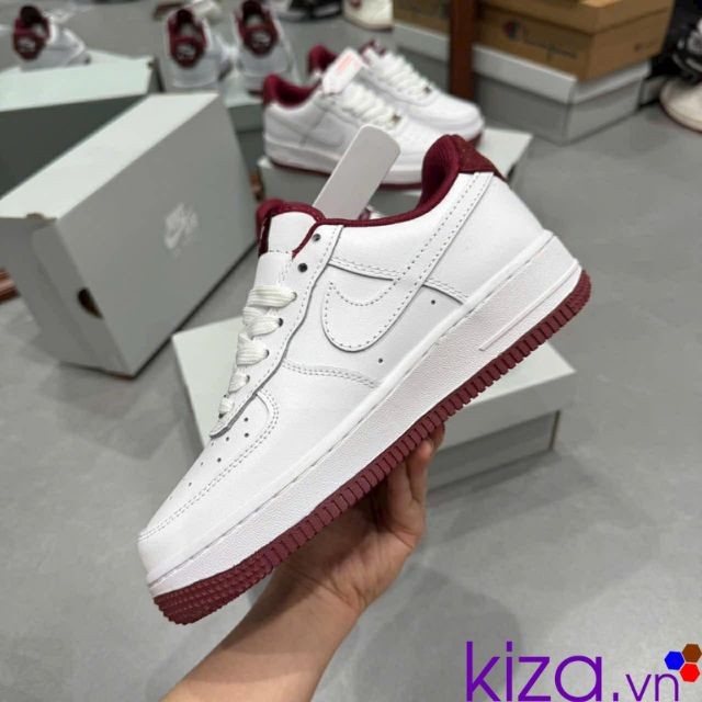 Giày nike nữ airforce màu trắng lót đỏ mận