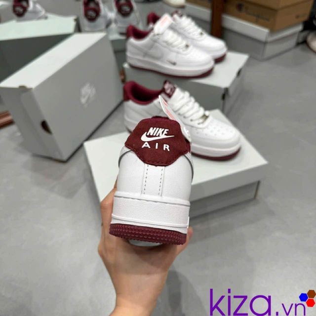 Giày nike nữ airforce màu trắng lót đỏ mận