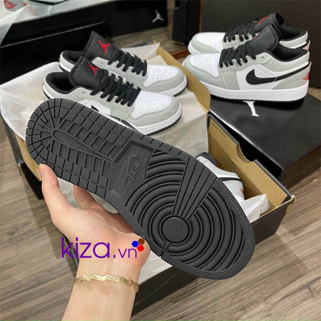 Giày nike jordan xám nữ