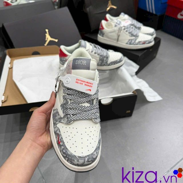 Giày nike jordan travis Dior màu trắng xám gót đỏ