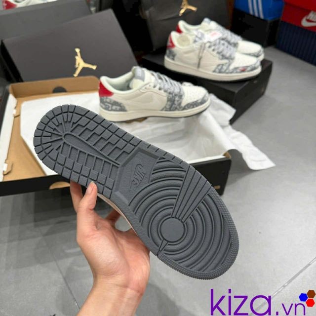 Giày nike jordan travis Dior màu trắng xám gót đỏ