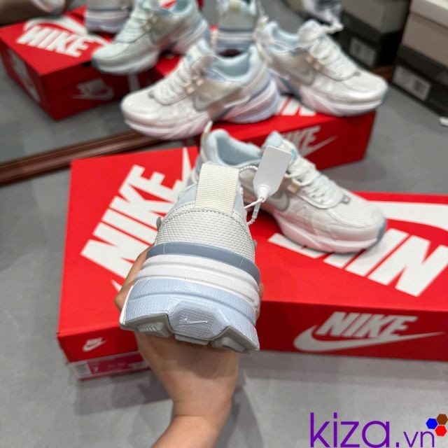 Giày Nike V2k màu trắng bạc kẻ xanh
