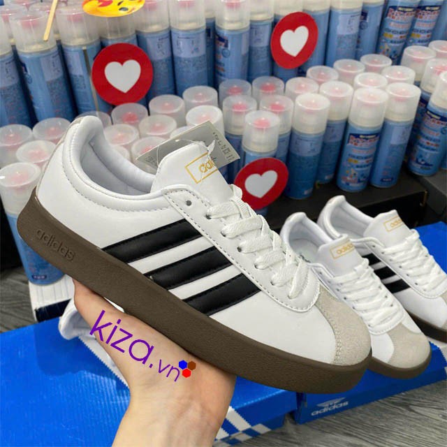 Giày Adidas VL Court màu trắng sọc đen