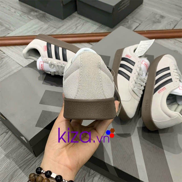 Giày Adidas VL Court màu trắng sọc đen