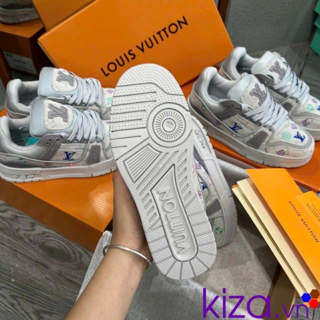 Giày louis vuitton màu trắng xám