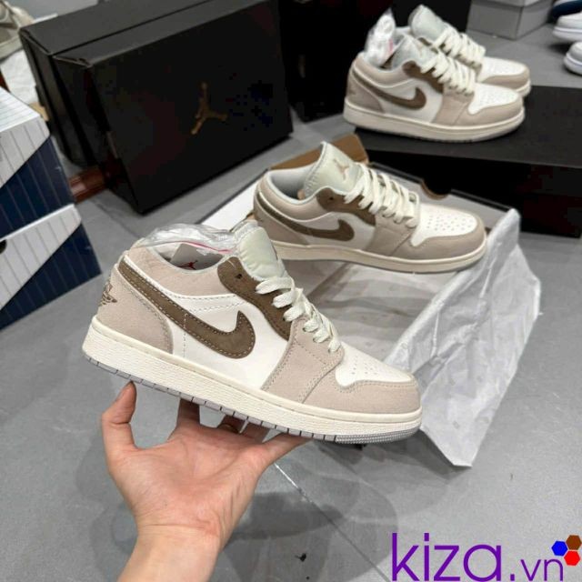 Giày jordan màu nâu kem vảy mận