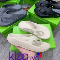 Dép crocs màu trắng