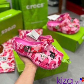 sục crocs camo màu hồng