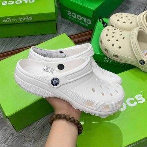 Dép crocs màu trắng