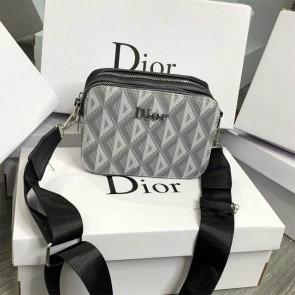 Túi đeo chéo Dior màu xám