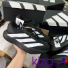 Giày chạy bộ Adidas Adizero màu đen sọc trắng
