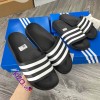 Dép Adidas quai ngang Adilette Aqua màu đen sọc trắng