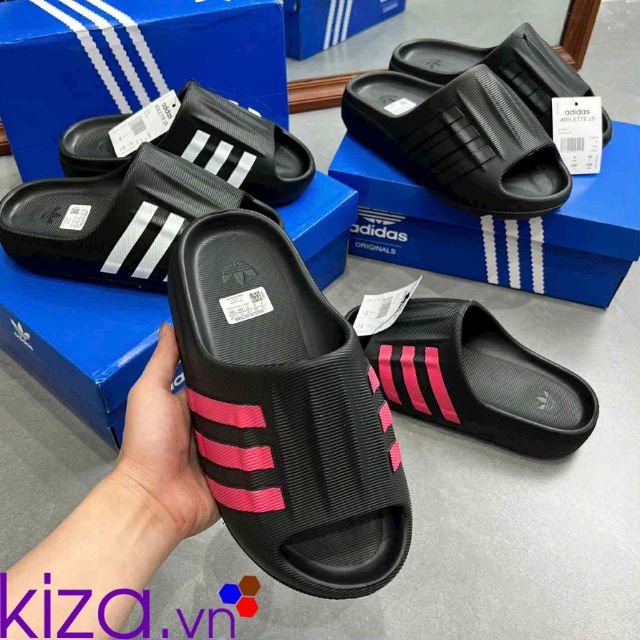 Dép adidas màu đen sọc hồng