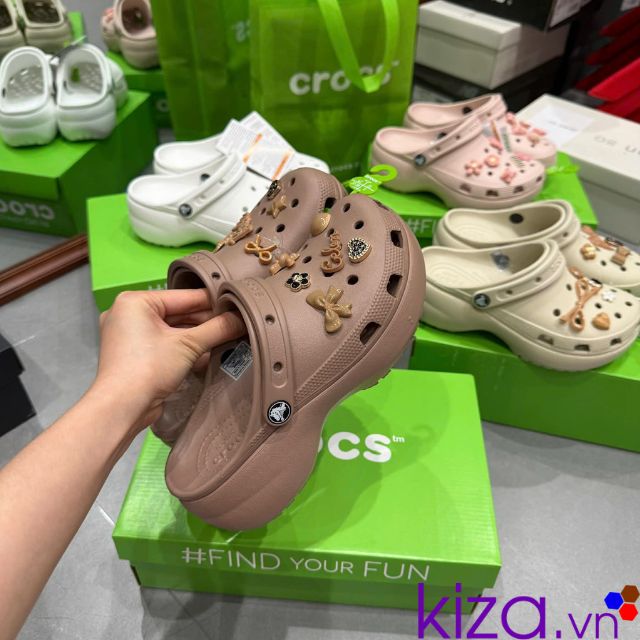 D&eacute;p crocs n&acirc;u đế cao 5 ph&acirc;n