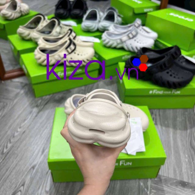 Crocs ecjho clog màu kem lót xám