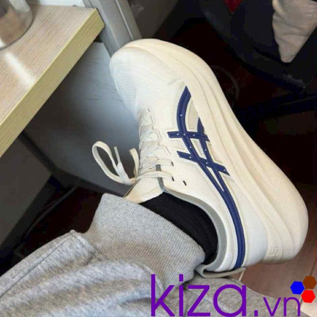 Giày Asics màu trắng phối xanh