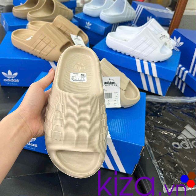 Dép Adidas nữ màu kem nude