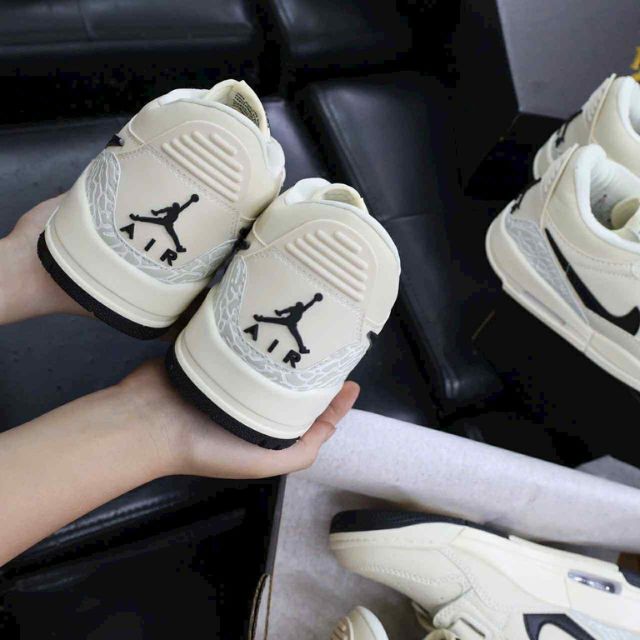 sneaker Nike  Air Jordan 3 legacy white black