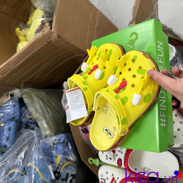 D&eacute;p crocs SpongeBob m&agrave;u v&agrave;ng