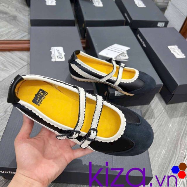 Gi&agrave;y Onitsuka Tiger Mexico m&agrave;u đen v&agrave;ng nữ