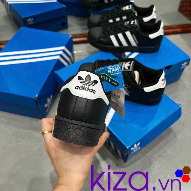 Giày Adidas Superstar mũi sò màu đen tem trắng
