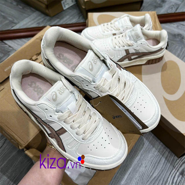 Giày Asics court kem sọc nâu replica