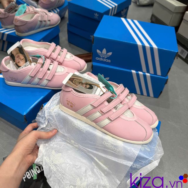 Gi&agrave;y Adidas Samba Jennie b&uacute;p b&ecirc; m&agrave;u trắng hồng