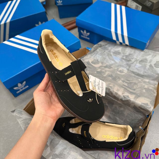 Gi&agrave;y b&uacute;p b&ecirc; adidas nữ m&agrave;u đen