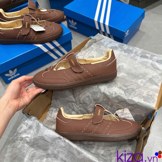 Adidas nữ Samba Mary Jane - Gi&agrave;y b&uacute;p b&ecirc; quai d&aacute;n m&agrave;u n&acirc;u
