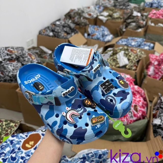 D&eacute;p crocs bape camo m&agrave;u xanh dương