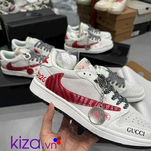 giày nike Jordan gucci replica màu trắng xám vảy đỏ giày nike Jordan gucci replica màu trắng xám vảy đỏ