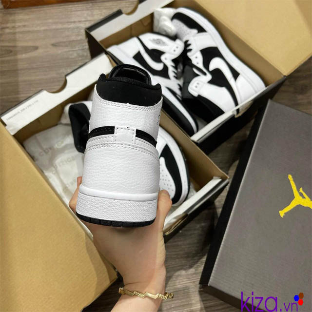 Giày Nike Jordan trắng đen cao cổ