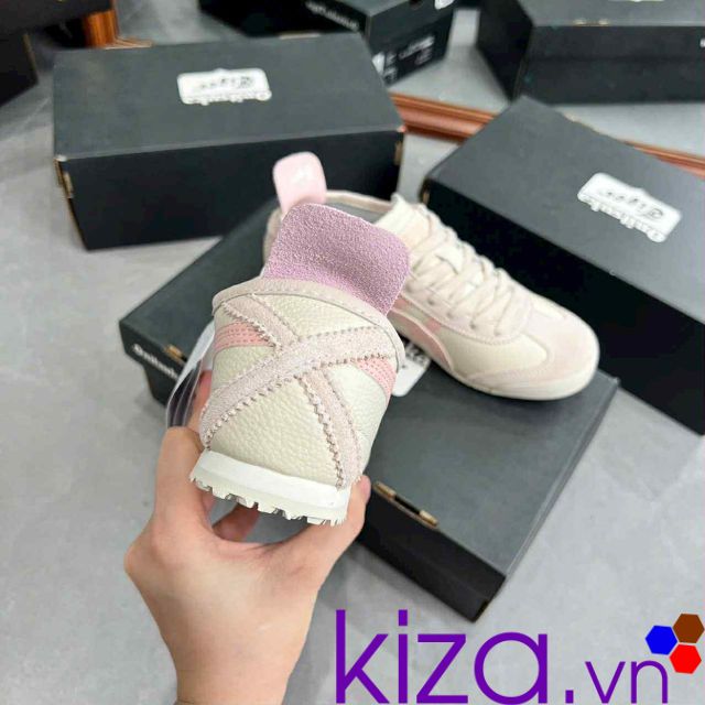 Giày Onitsuka Tiger màu kem kẻ hồng