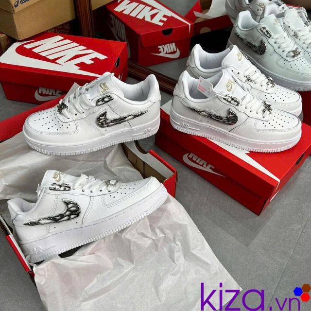 Giày nike airforce màu trắng móc đính đá Giày nike airforce màu trắng móc đính đá
