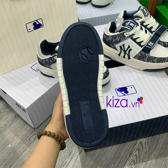 Gi&agrave;y MLB of quai d&aacute;n NY m&agrave;u xanh than nam nữ