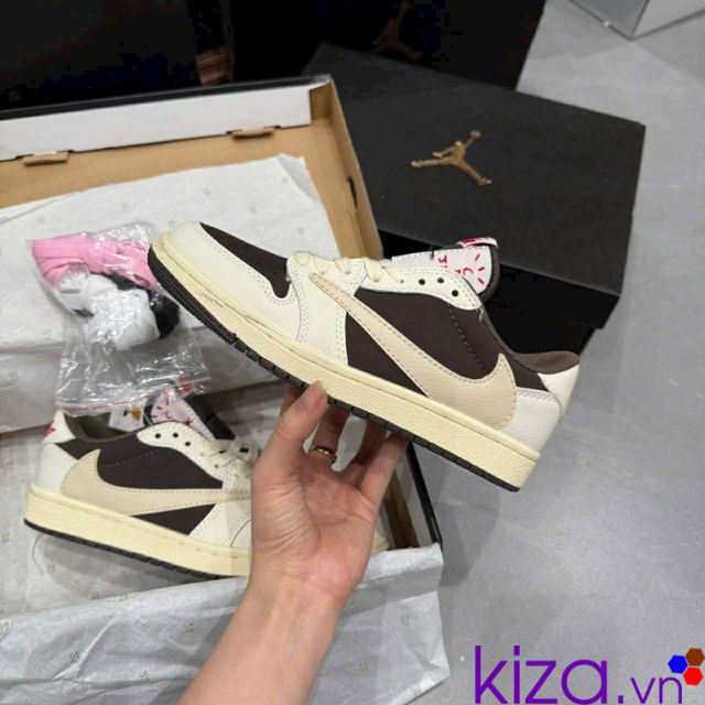 Giày nike jordan travis màu nâu kem Giày nike jordan travis màu nâu kem
