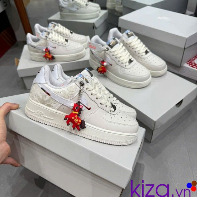 Gi&agrave;y nike Air Force one ngựa m&agrave;u trắng kem