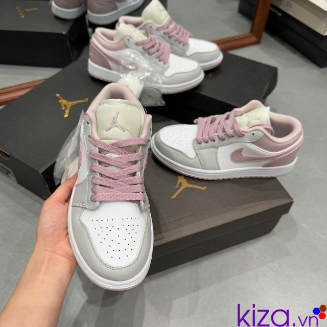 Gi&agrave;y Nike jordan cho nữ m&agrave;u hồng x&aacute;m