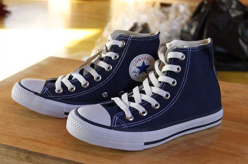 Giày converse classic cao cổ màu xanh navy 2