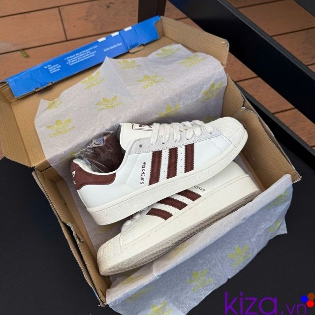 Giày Adidas Superstar mũi sò Giày Adidas Superstar mũi sò trắng kẻ nâu